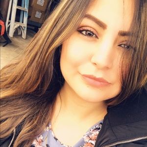 Meet your Posher, Juana